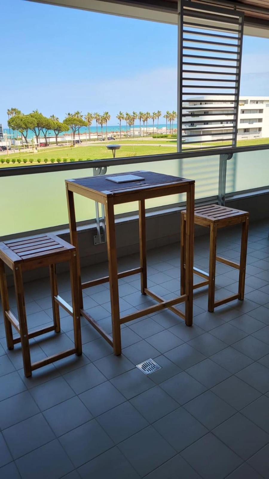 White-Blue Vibes, Seafront 2-Bedroom Apt Montesilvano Luaran gambar