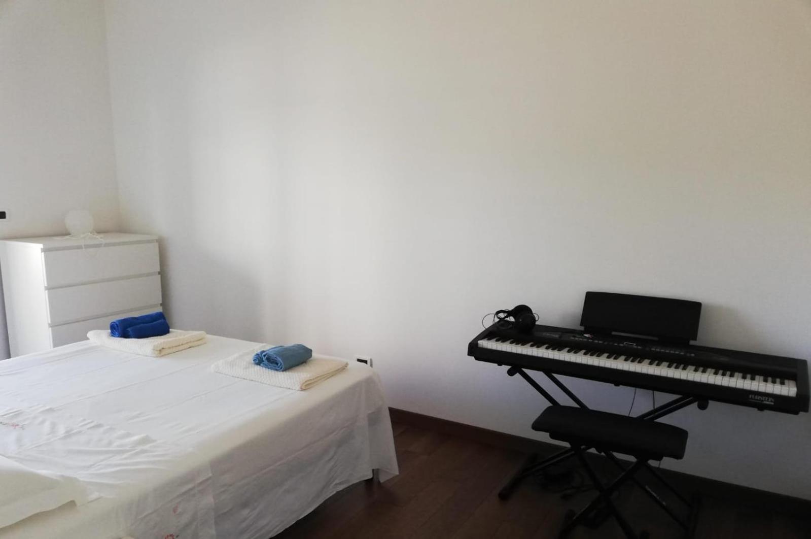 White-Blue Vibes, Seafront 2-Bedroom Apt Montesilvano Luaran gambar